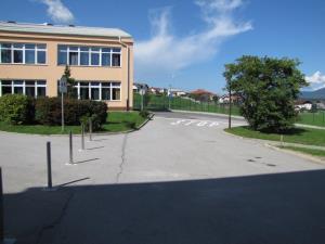 intervencijske površine in enosmerna pot mimo šole  (2)
